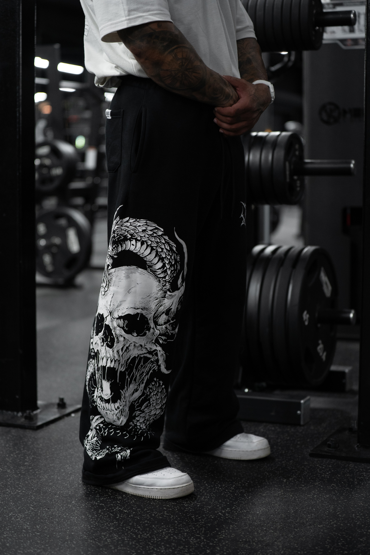 Midweight Serpent Sweatpants Black
