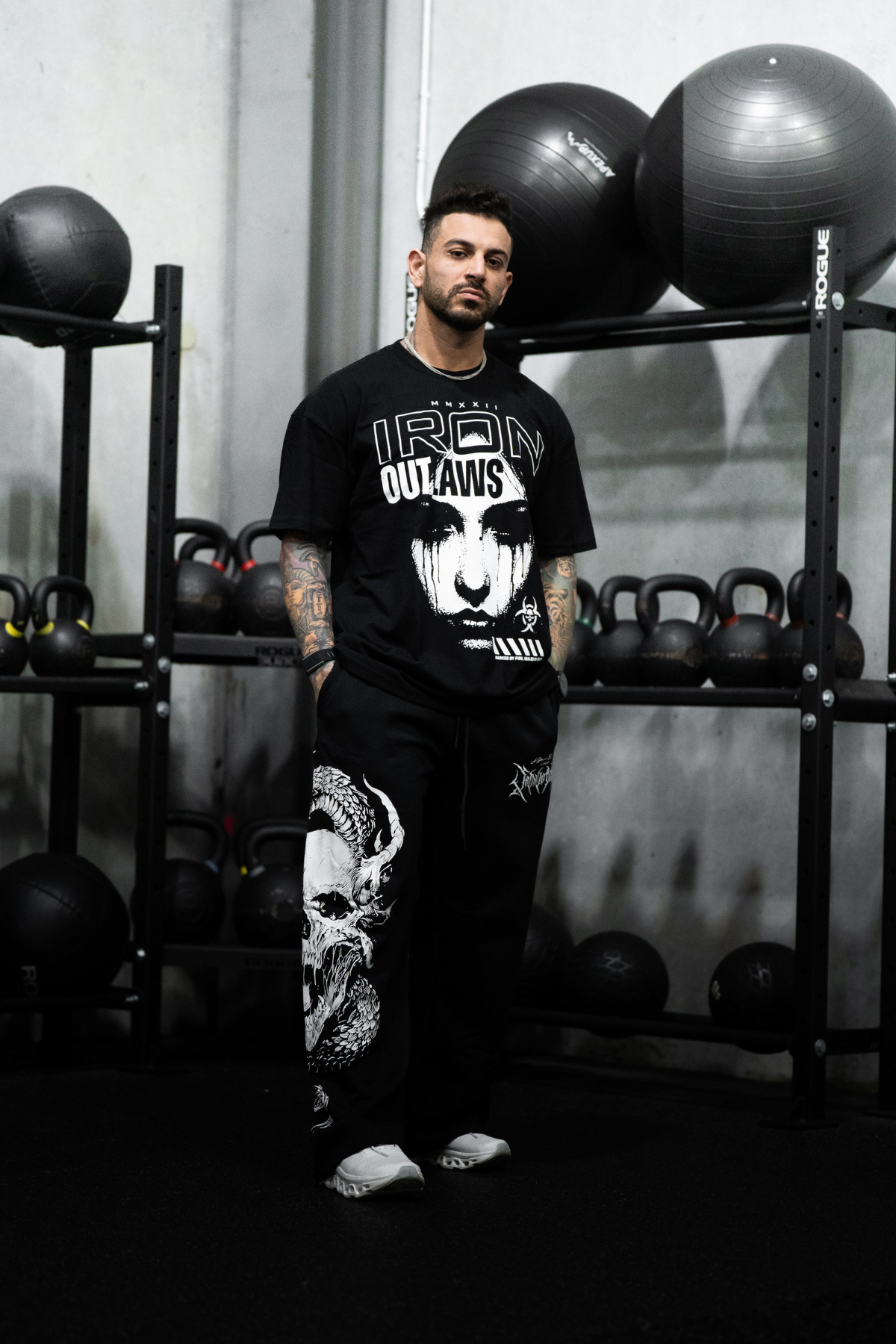 Midweight Serpent Sweatpants Black